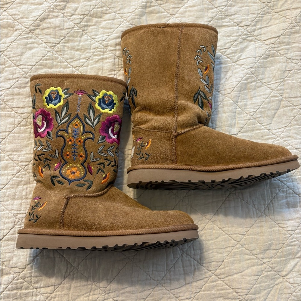 Ugg Australia Juliette Floral Embroidered Chestnut Brown Boots US 7 Euro 38
